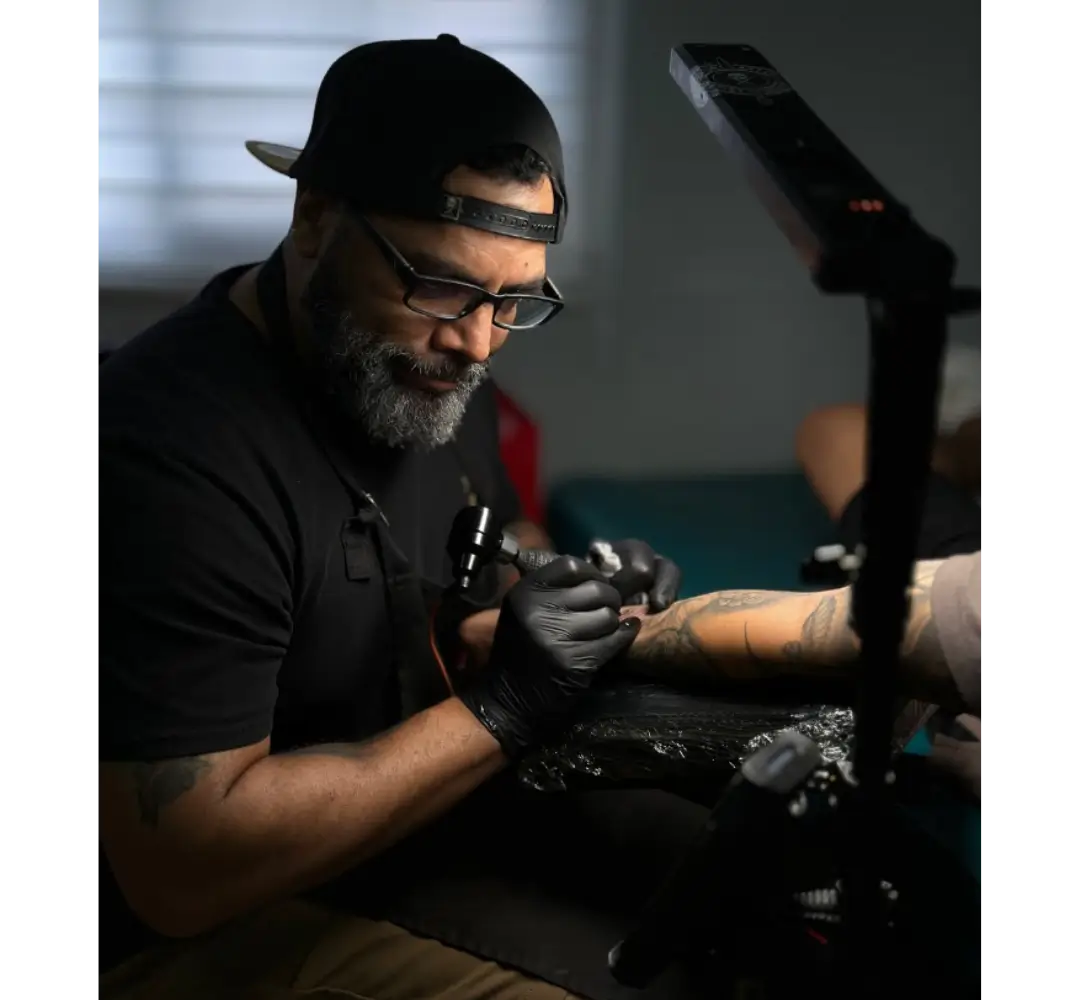 Contact tattoo artist Madrid — Cristian Pacheco Cristian Pacheco, expert tattoo artist in Madrid, working in his private studio